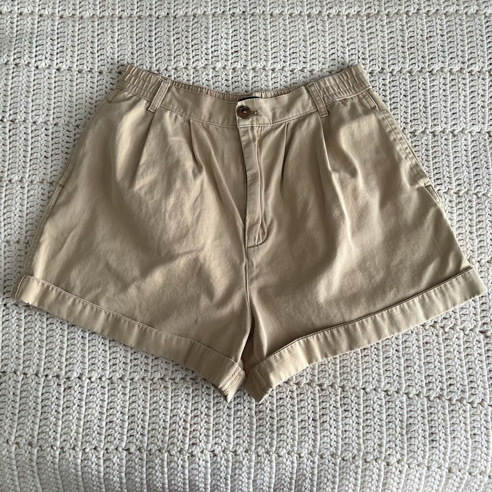 BDG High Waist Pleated Chino Shorts in Beige